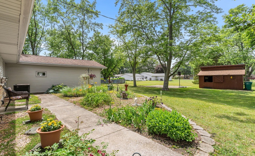 21-21 6175 S Division St North Judson IN