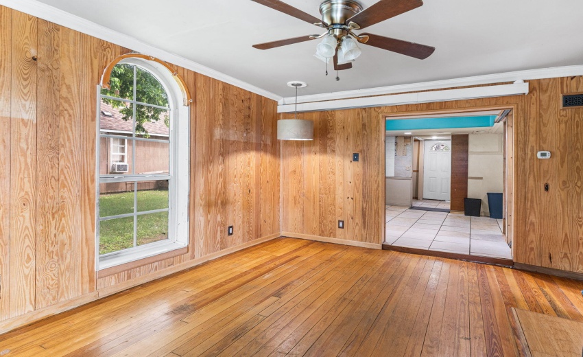 3-3 105 Alrignton Ave North Judson IN 46