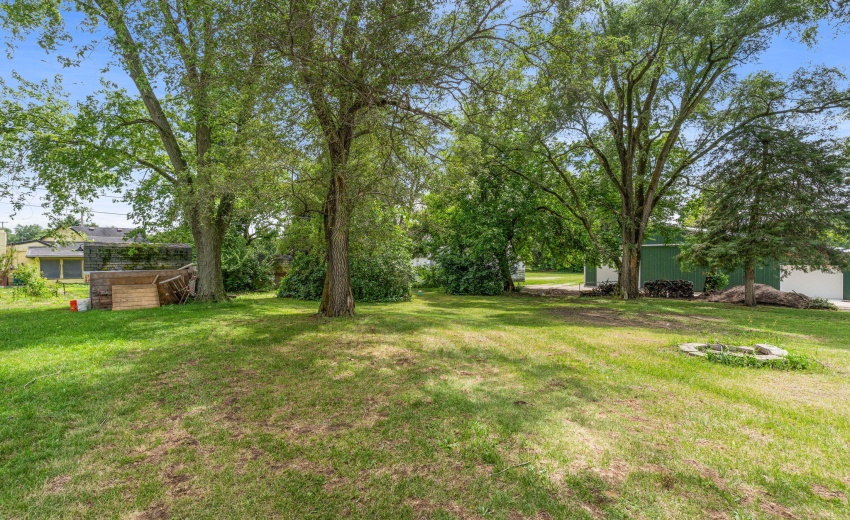 16-16 105 Alrignton Ave North Judson IN