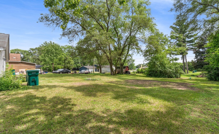 15-15 105 Alrignton Ave North Judson IN