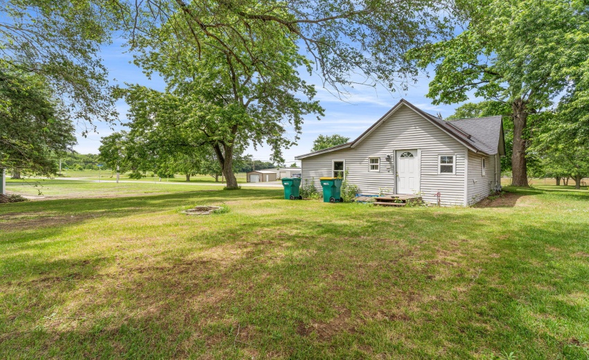 14-14 105 Alrignton Ave North Judson IN