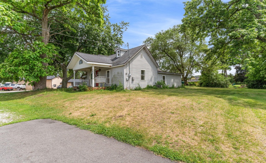 13-13 105 Alrignton Ave North Judson IN