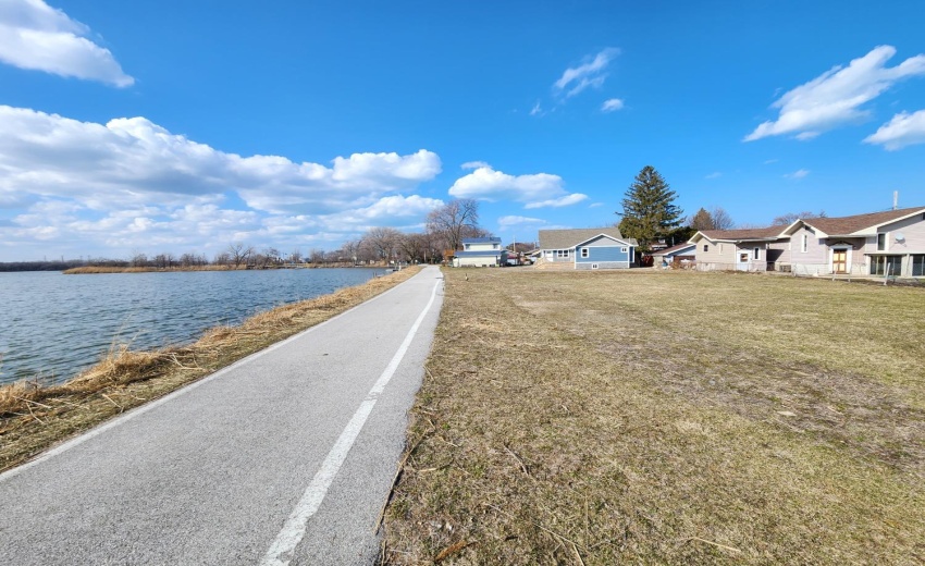 Wolf Lake Walking Trail