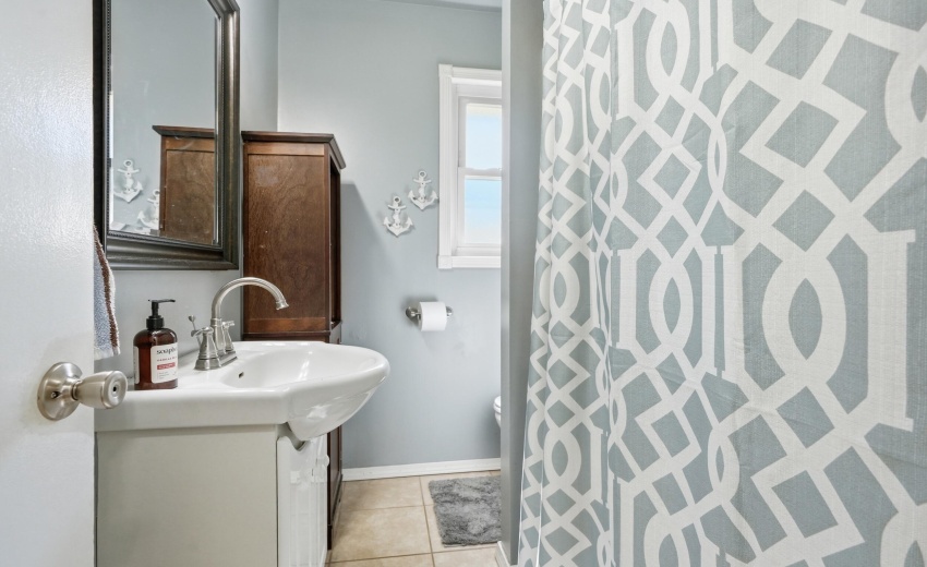 Main Floor Bathroom