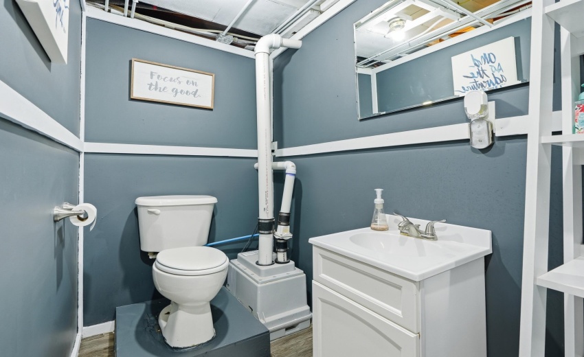 Basement 1/2 Bath