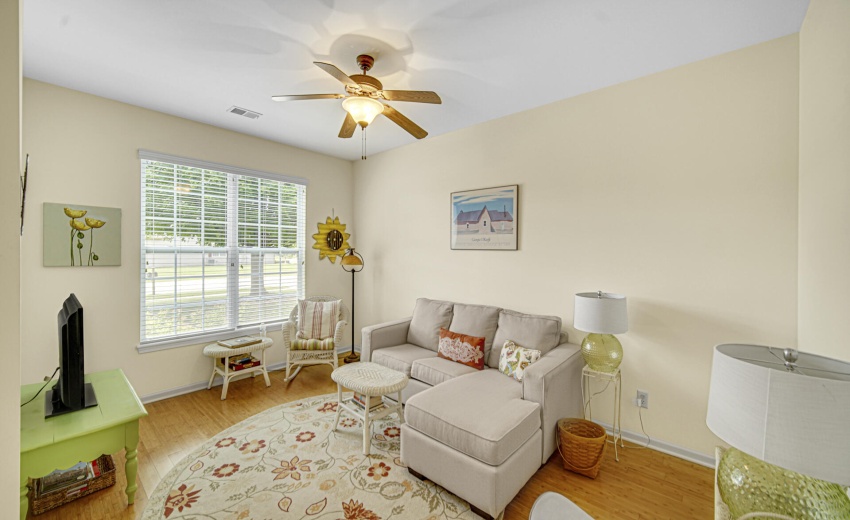 Living room / Den