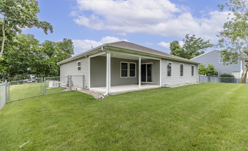 2352 Four Seasons Pkwy-8