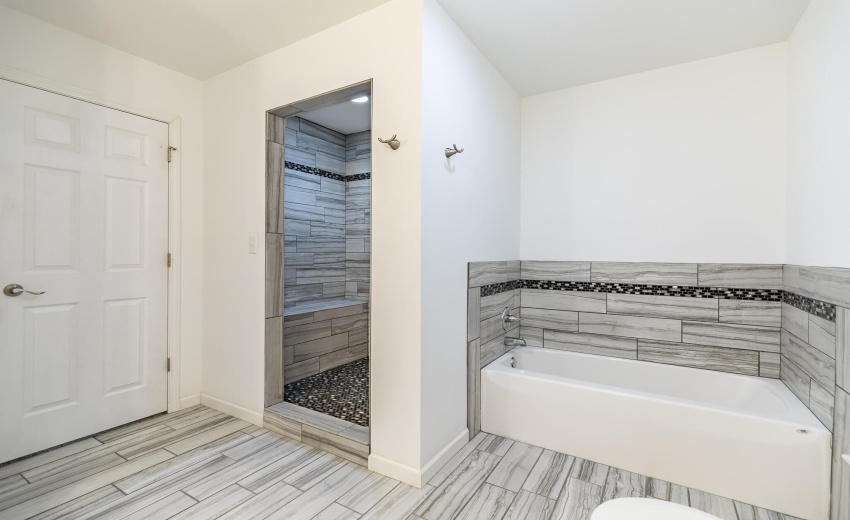 2352 Four Seasons Pkwy-33