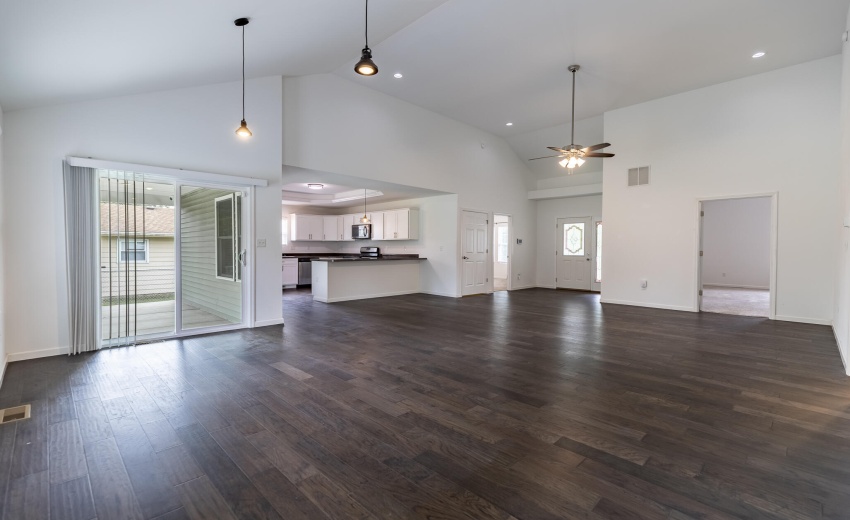 2352 Four Seasons Pkwy-16