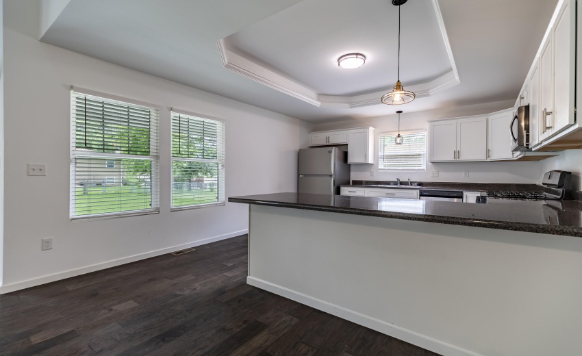 2352 Four Seasons Pkwy-19