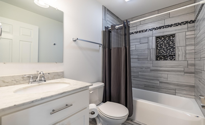 2352 Four Seasons Pkwy-25