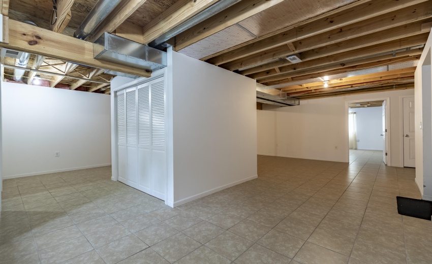 2352 Four Seasons Pkwy-38