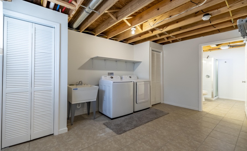 2352 Four Seasons Pkwy-40