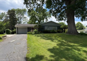 4 South Street, Valparaiso, Indiana, 3 Bedrooms Bedrooms, 6 Rooms Rooms,2 BathroomsBathrooms,Residential,For Sale,South,NRA840869