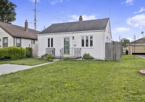 8426 Gordon Drive, Highland, Indiana, 2 Bedrooms Bedrooms, 6 Rooms Rooms,1 BathroomBathrooms,Residential,For Sale,Gordon,NRA840925