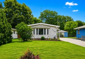325 Hobart Road, Hobart, Indiana, 3 Bedrooms Bedrooms, 7 Rooms Rooms,2 BathroomsBathrooms,Residential,For Sale,Hobart,NRA840934