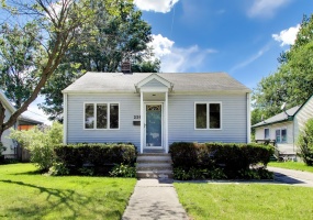 226 Jay Street, Griffith, Indiana, 3 Bedrooms Bedrooms, 6 Rooms Rooms,2 BathroomsBathrooms,Residential,For Sale,Jay,NRA840941