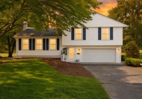 81 Division Road, Valparaiso, Indiana, 5 Bedrooms Bedrooms, 10 Rooms Rooms,3 BathroomsBathrooms,Residential,For Sale,Division,NRA840956