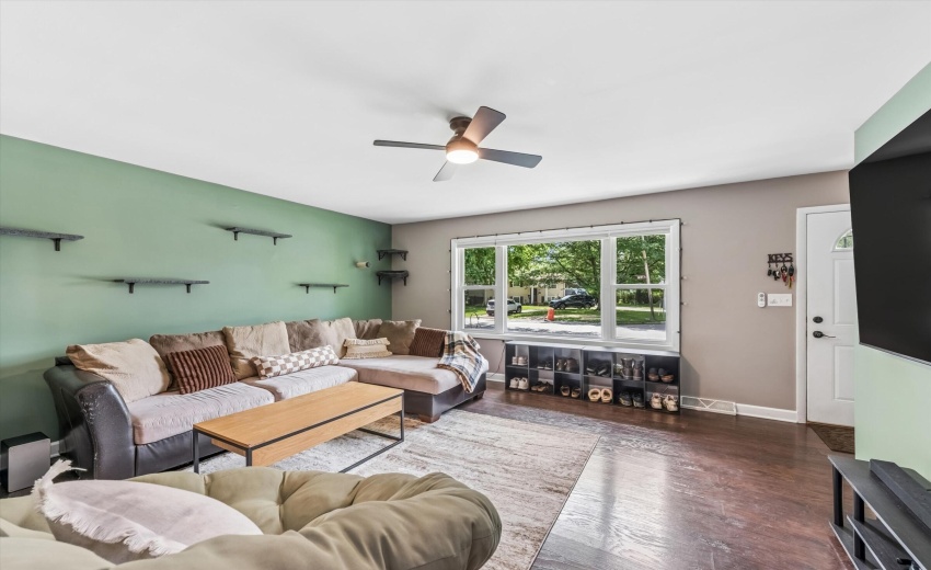 06-Living Room