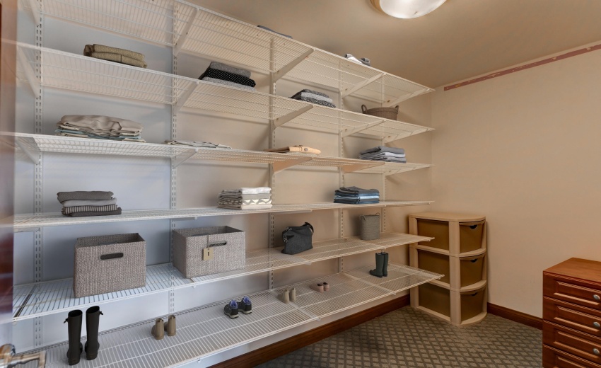 Another Walk In Closet