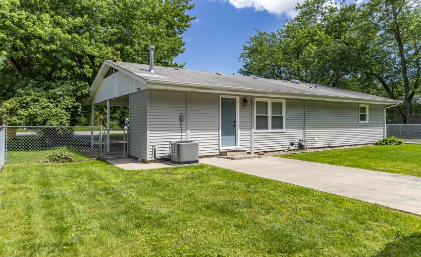 834 S Cline Ave-9