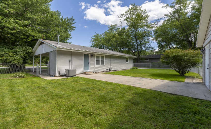 834 S Cline Ave-8