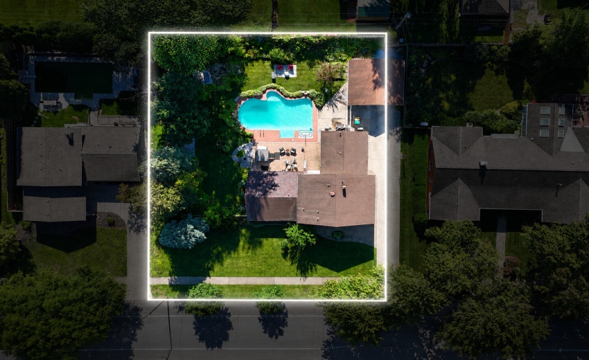 8205 Oakwood Ave, Munster, IN 37