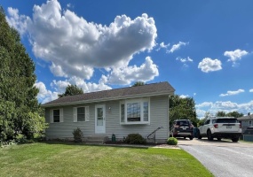 102 Beech Court, Hebron, Indiana, 3 Bedrooms Bedrooms, 7 Rooms Rooms,1 BathroomBathrooms,Residential,For Sale,Beech,NRA841033