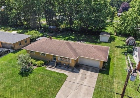 612 Jackson Boulevard, Chesterton, Indiana, 3 Bedrooms Bedrooms, 6 Rooms Rooms,2 BathroomsBathrooms,Residential,For Sale,Jackson,NRA841038