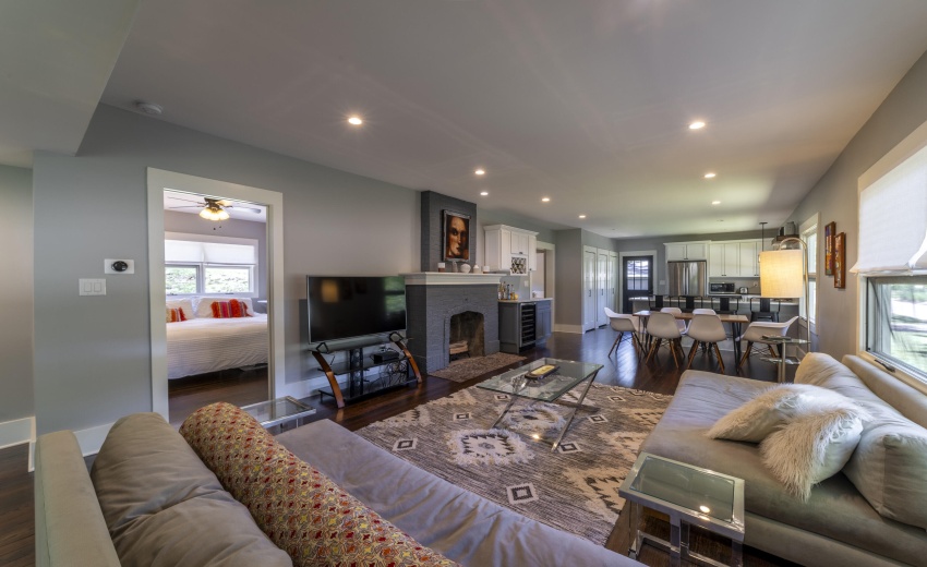 ELivingHazeltine0038