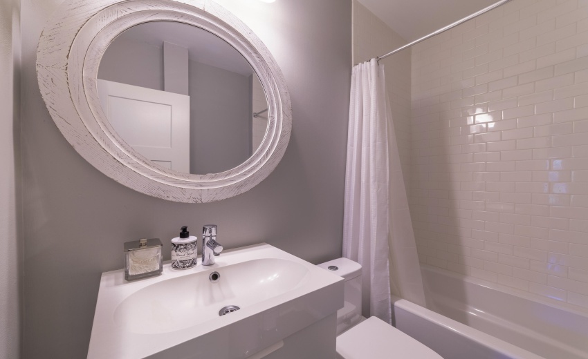 JHallBathHazeltine0021