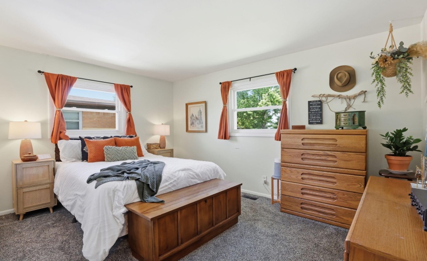 22-web-or-mls-520-e-pike-st