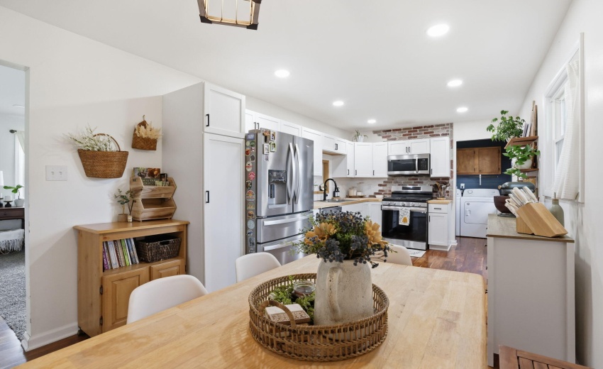 13-web-or-mls-520-e-pike-st
