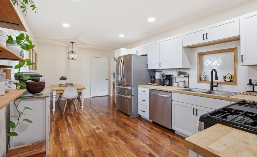 10-web-or-mls-520-e-pike-st