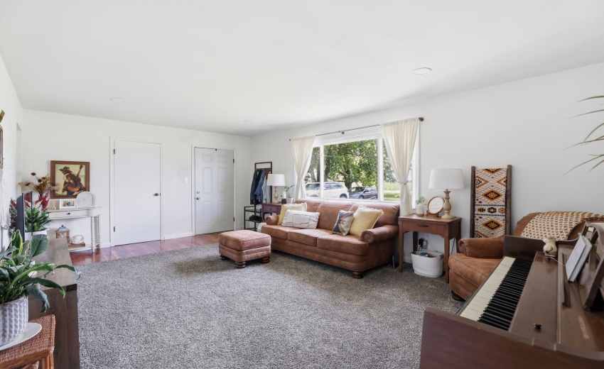 8-web-or-mls-520-e-pike-st
