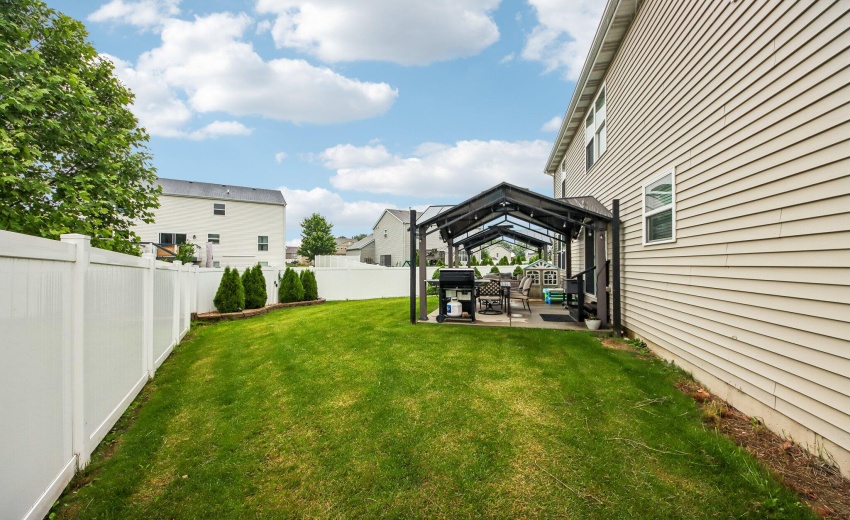 60-web-or-mls-E 130th Ln-S2206-060