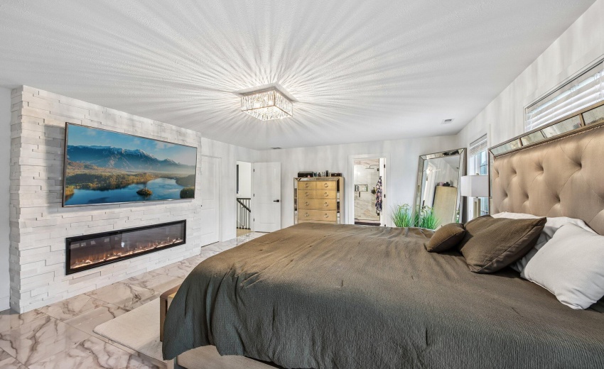 34-web-or-mls-E 130th Ln-S2206-034