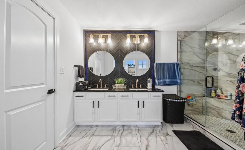 37-web-or-mls-E 130th Ln-S2206-037