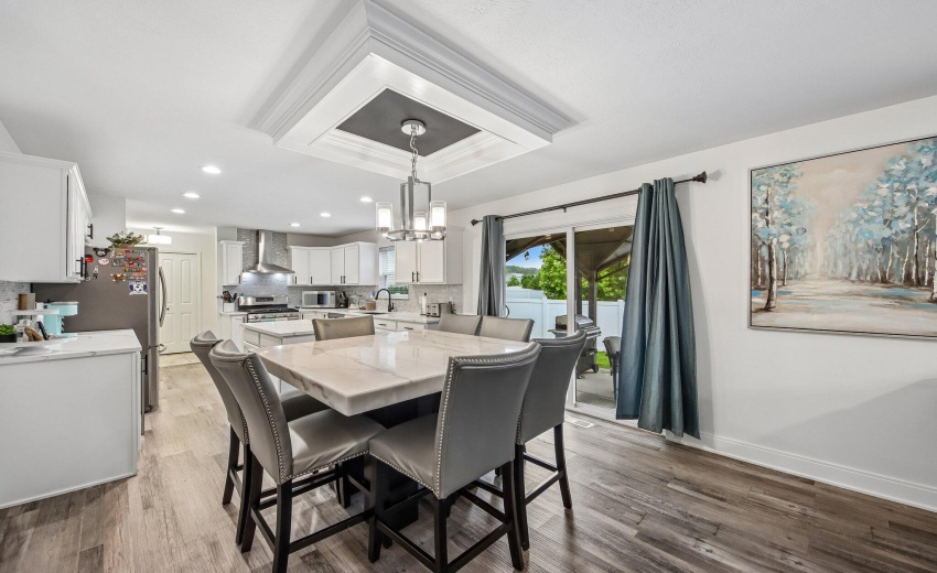 14-web-or-mls-E 130th Ln-S2206-014