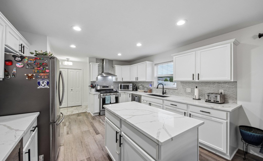 18-web-or-mls-E 130th Ln-S2206-018