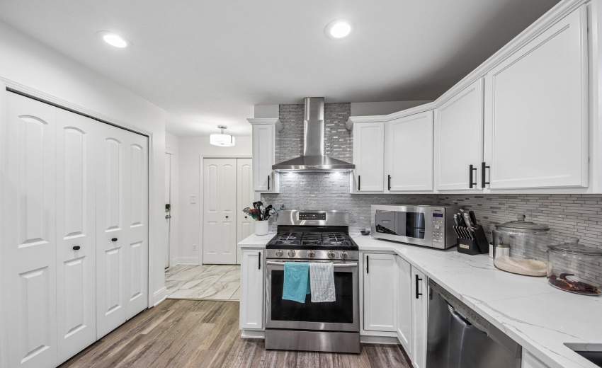 21-web-or-mls-E 130th Ln-S2206-021