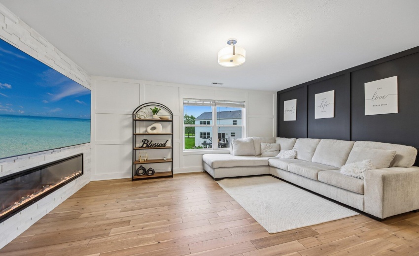 26-web-or-mls-E 130th Ln-S2206-026