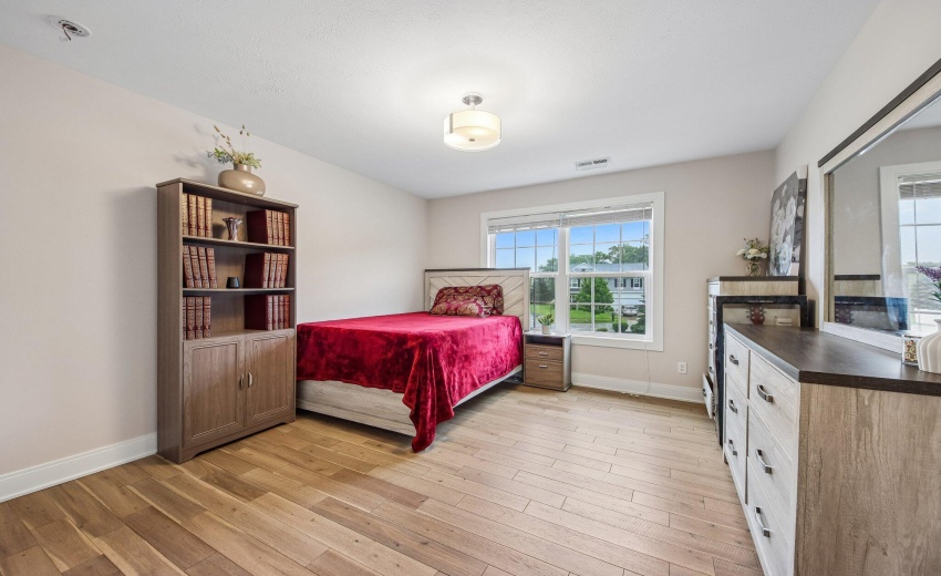 42-web-or-mls-E 130th Ln-S2206-042