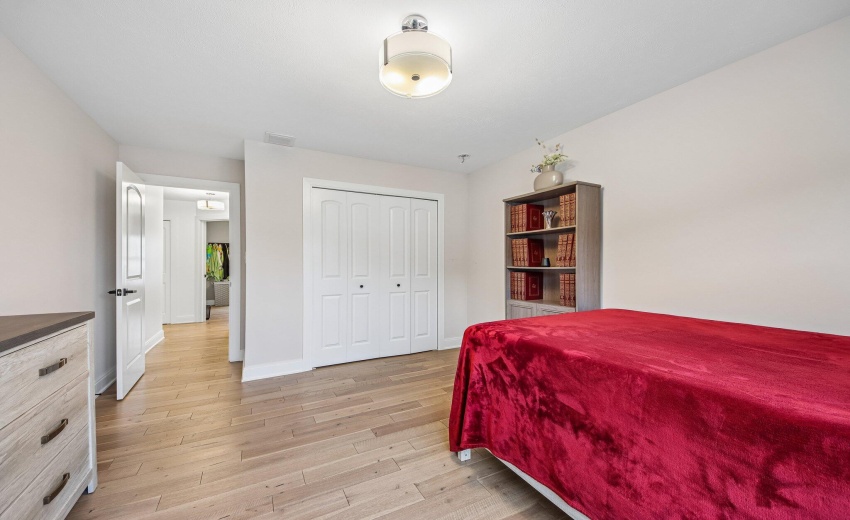 43-web-or-mls-E 130th Ln-S2206-043