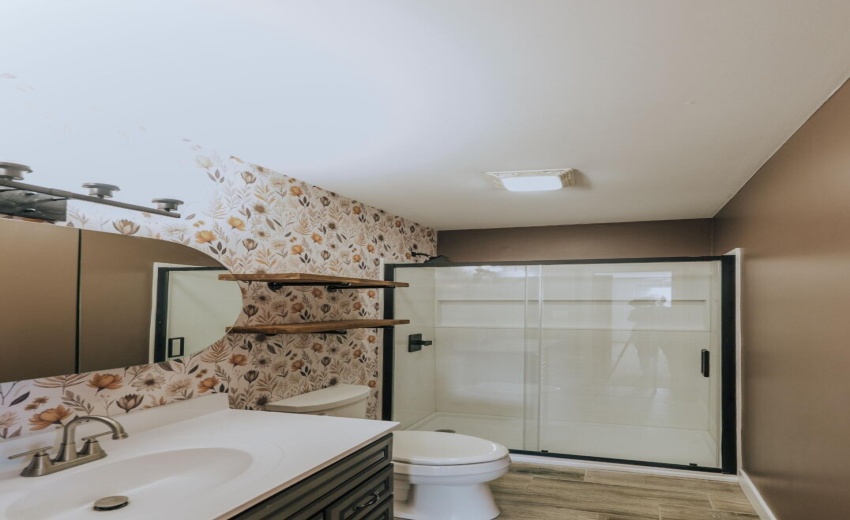 Main Bathroom #1