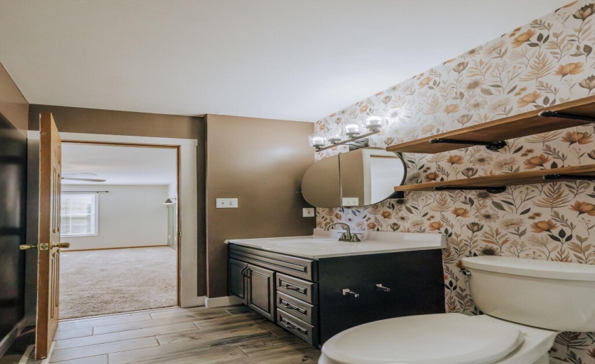 Main Bathroom #2