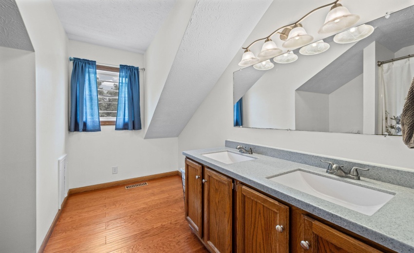31-web-or-mls-201heritage-46
