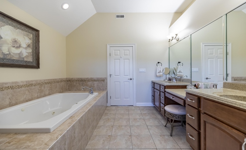 930 Stonebridge Dr-61