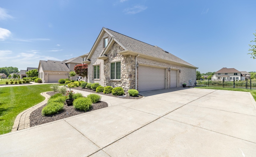 930 Stonebridge Dr-2