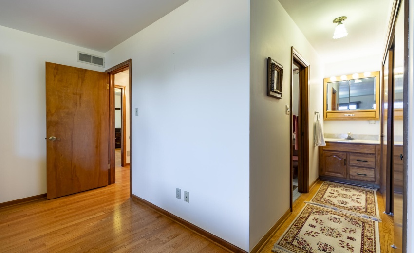 1534 Poplar Ln-25